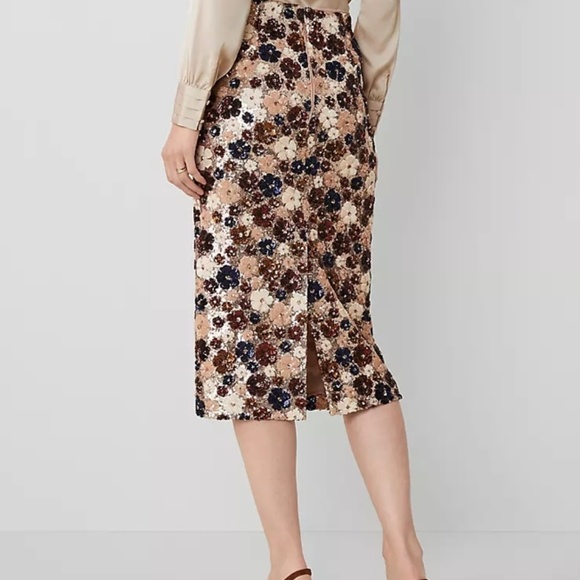 Ann Taylor Floral Sequin Midi Pencil Skirt Size 8 - Picture 3 of 3